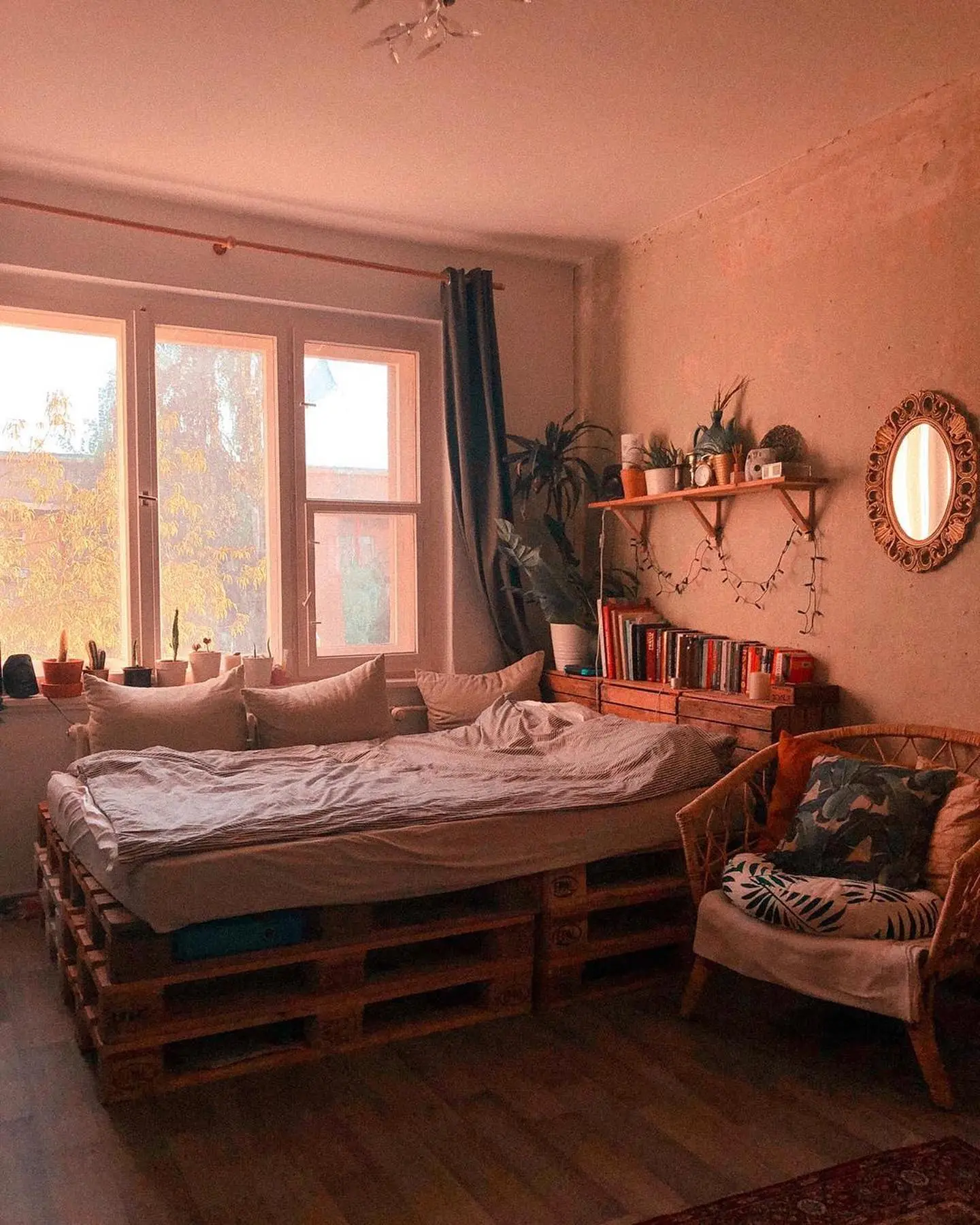 Cozy Small Bedroom Makeover Ideas: DIY pallet bed frame