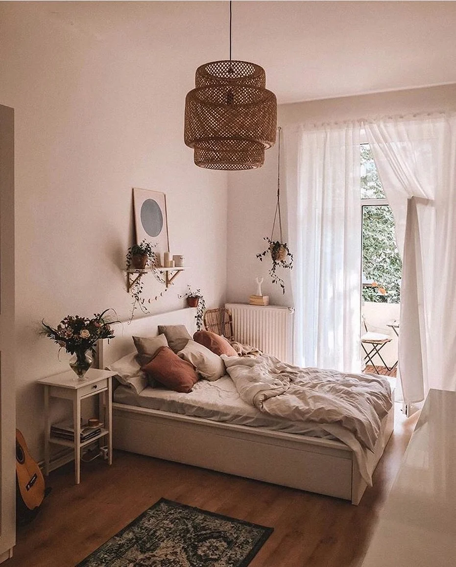 Cozy Small Bedroom Makeover Ideas: Bright airy space