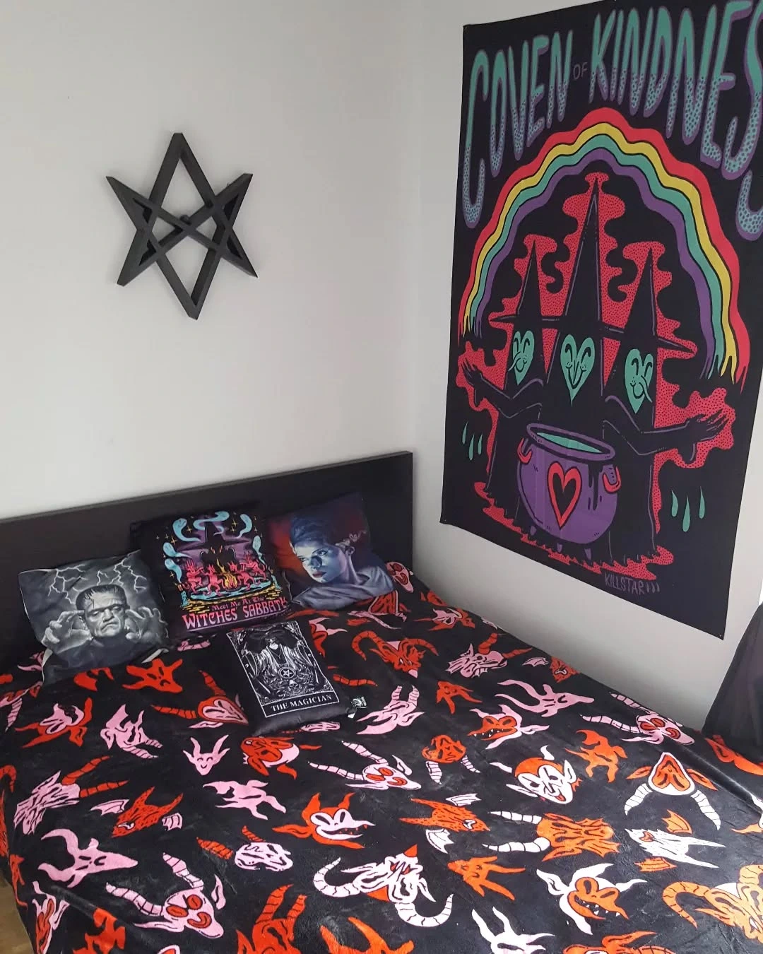 Emo bedroom ideas teen girls cozy bed tent canopy.