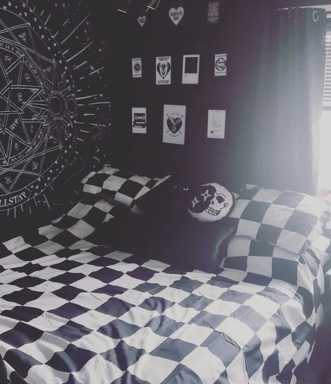 Emo bedroom ideas teen girls colorful witchy tapestry.
