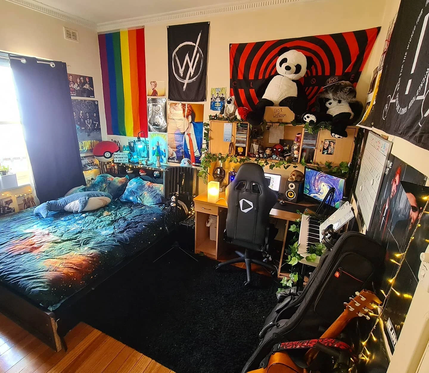 Emo bedroom ideas teen girls fan zone decorated room.