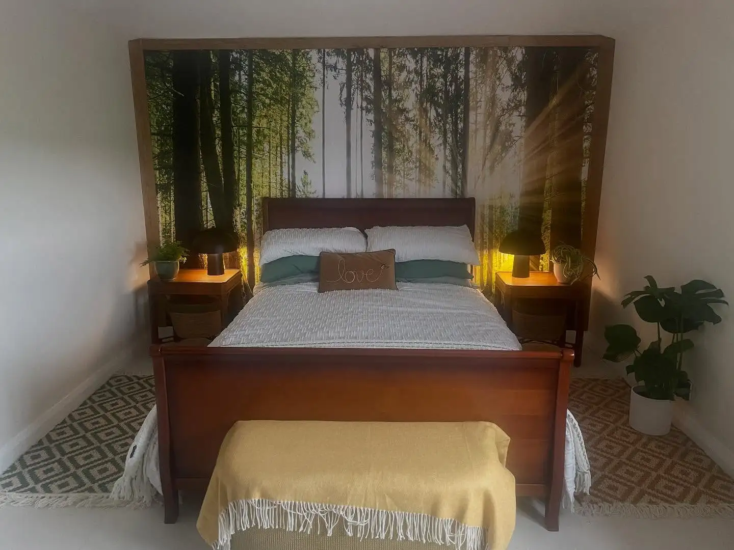 Simple Bedroom Ideas for Couples - Nature's Escape Retreat.