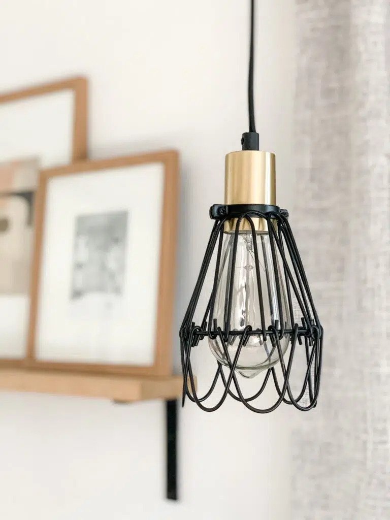 Small Bedroom Wall Decor Ideas