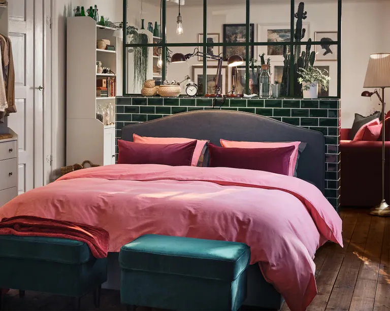 Tiny Bedroom Ideas for Couples