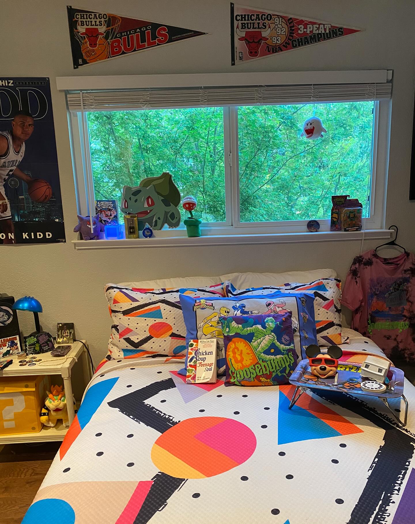Sports and game-themed bedroom  