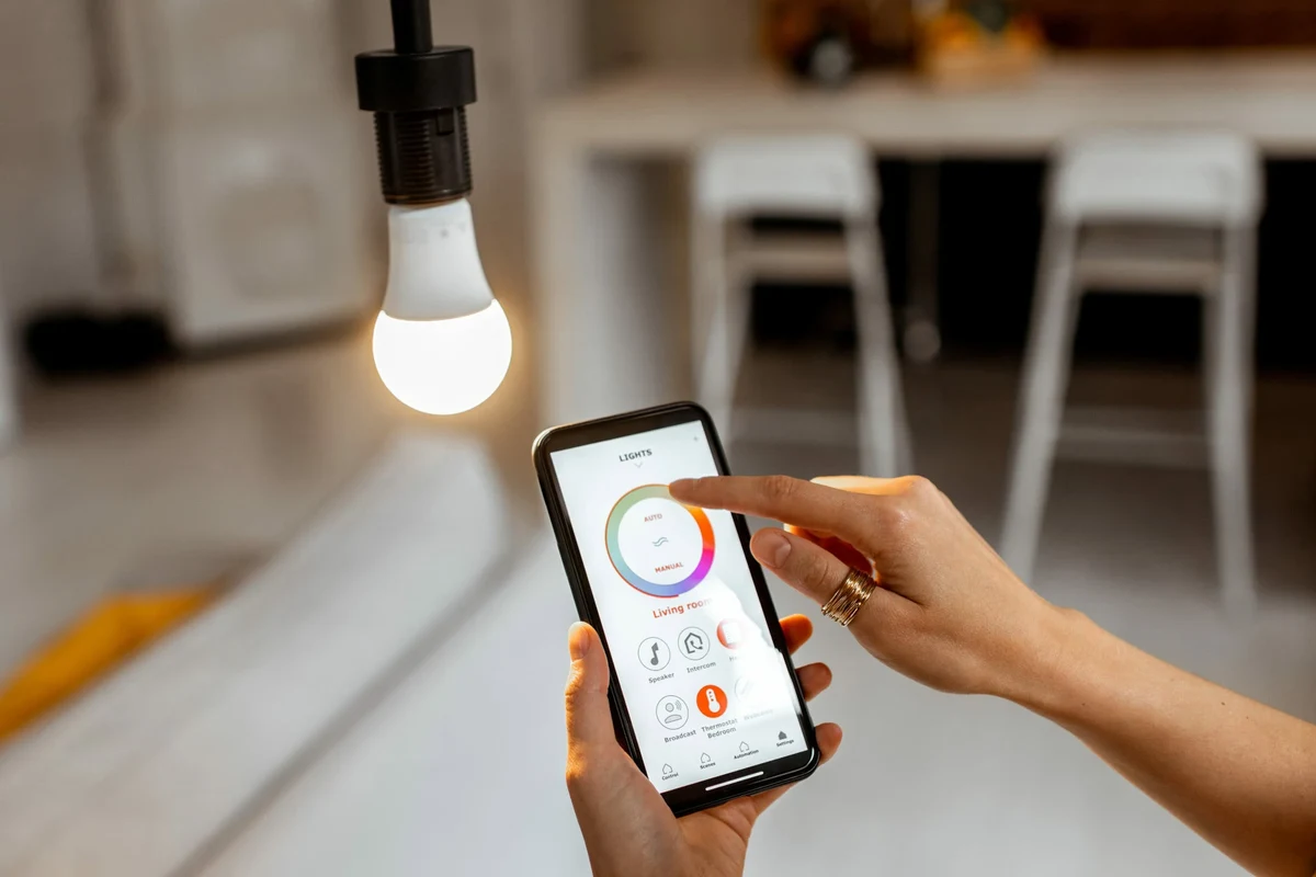 How Do Smart Light Bulbs Work: Setup Controls and Benefits 2 how do smart light bulbs work