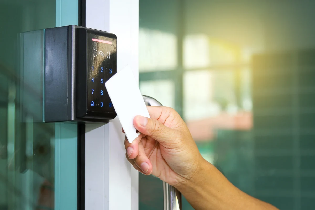 How Do Electronic Door Locks Work: Setup and Daily Use 3 how do electronic door locks work