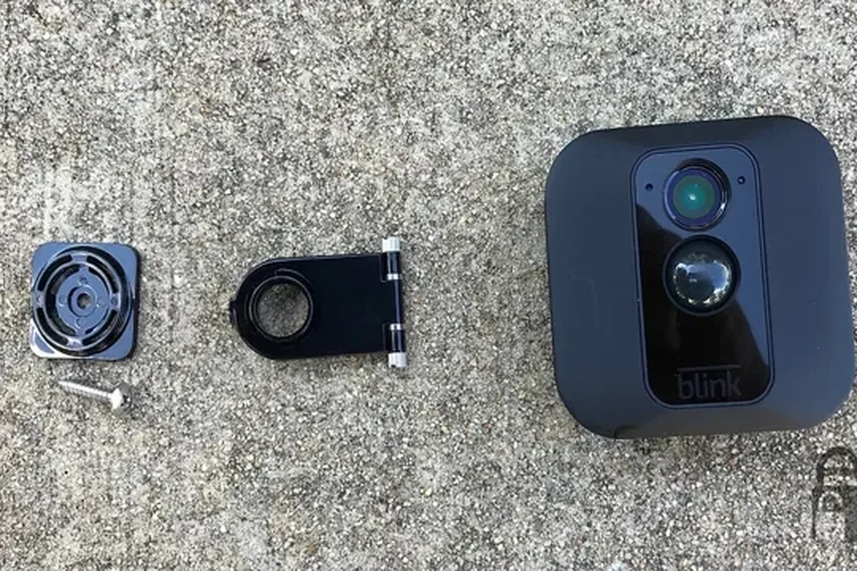 How to Remove Blink Camera from Mount Without Tool 2 how to remove blink camera from mount without tool
