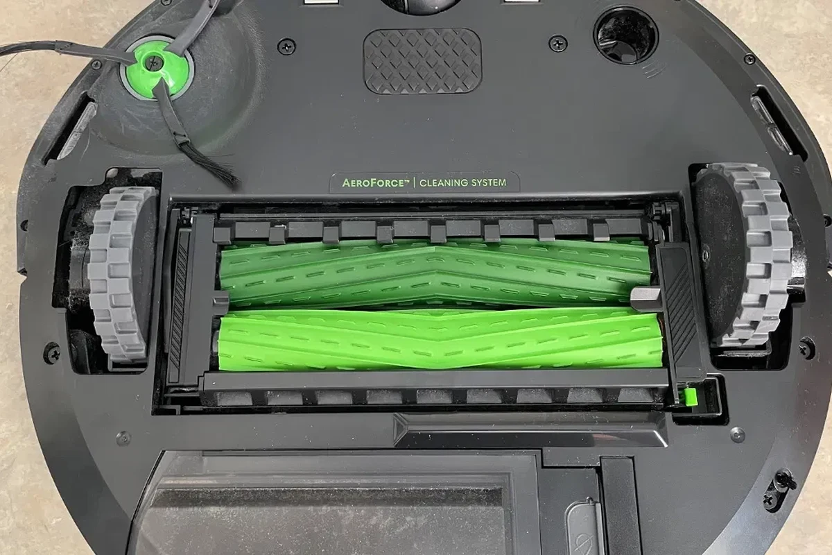 How to Empty Roomba Dustbin: Simple Steps for Daily Use 2 how to empty roomba dustbin